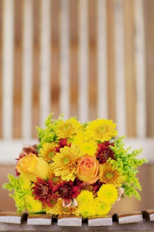 simple yellow wedding bouquet