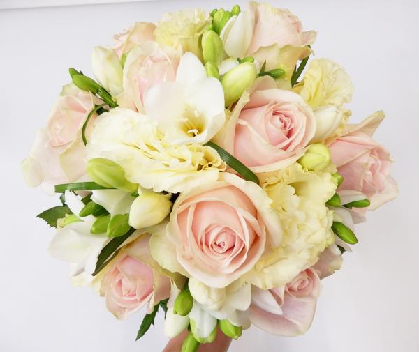 bridal bouquet, pastel-white