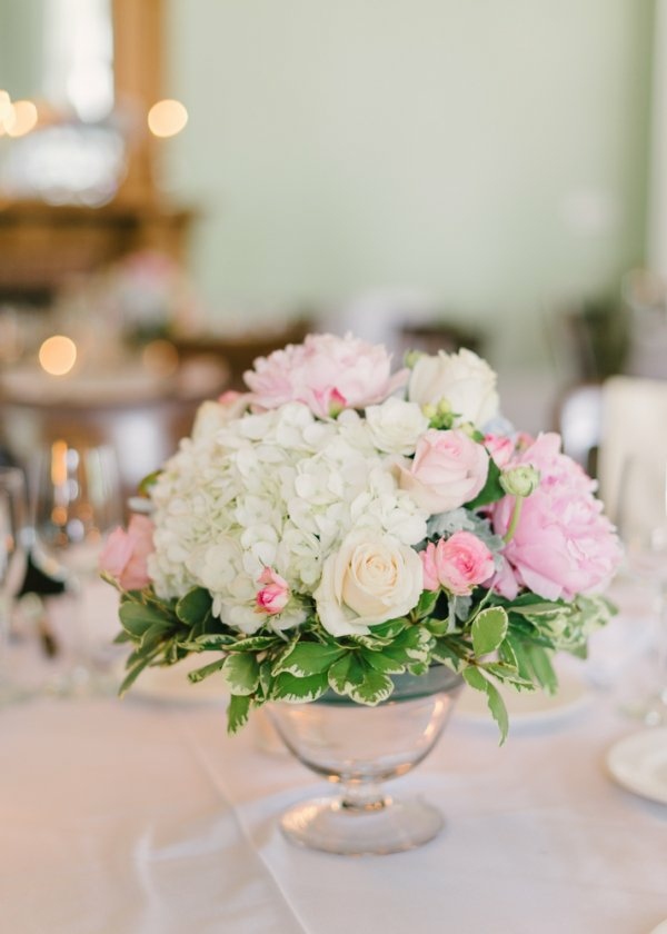 simple bouquet white table