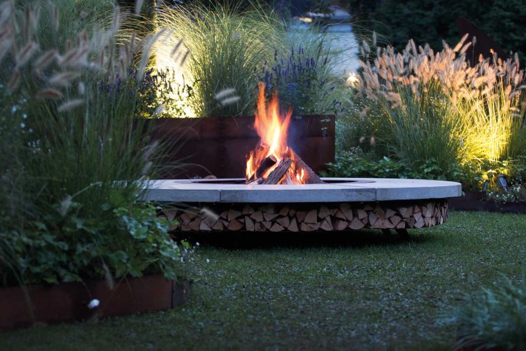 outdoor brazier design-modern-garden-fireplace