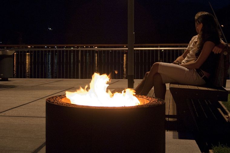 brazier garden-modern-fireplace-round terrace-outdoor-design