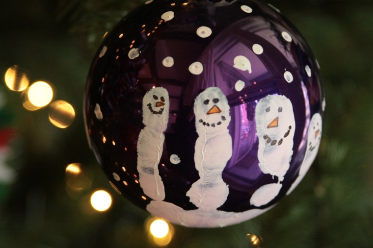 do-it-yourself kids paint christmas balls