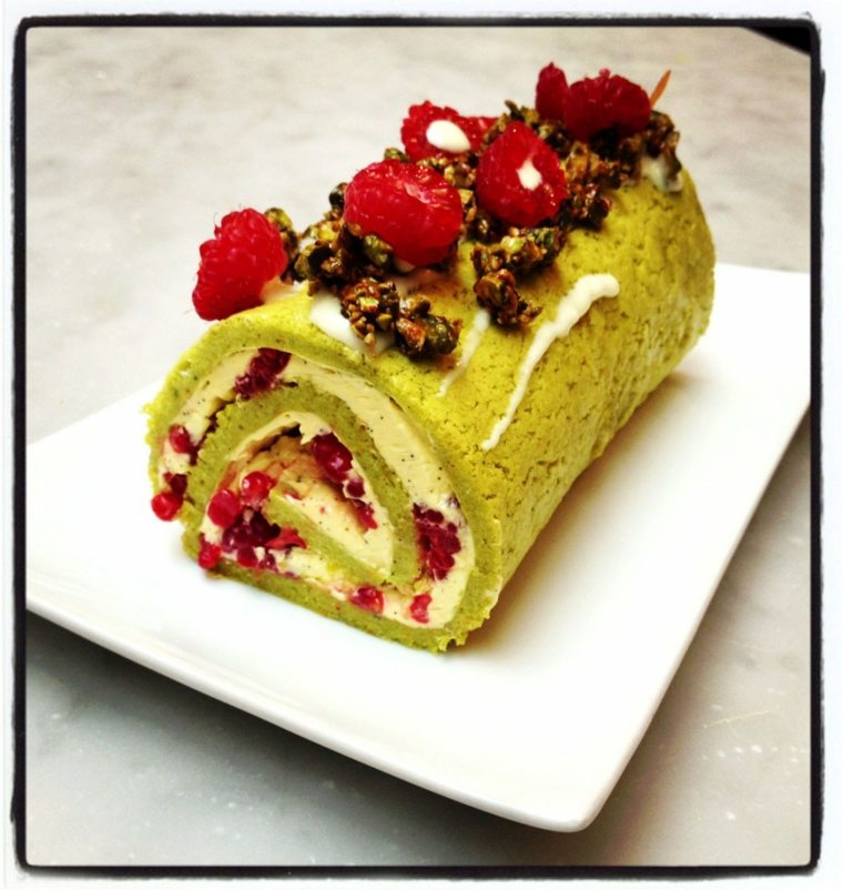 decoration christmas log pistachio raspberry nuts ideas cream