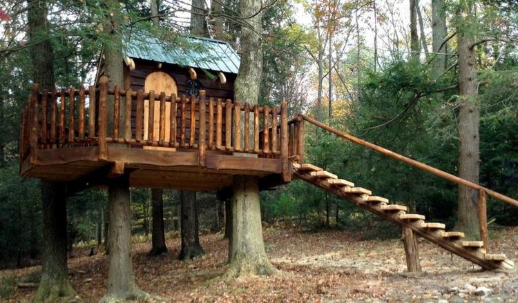 veranda child's wooden hut