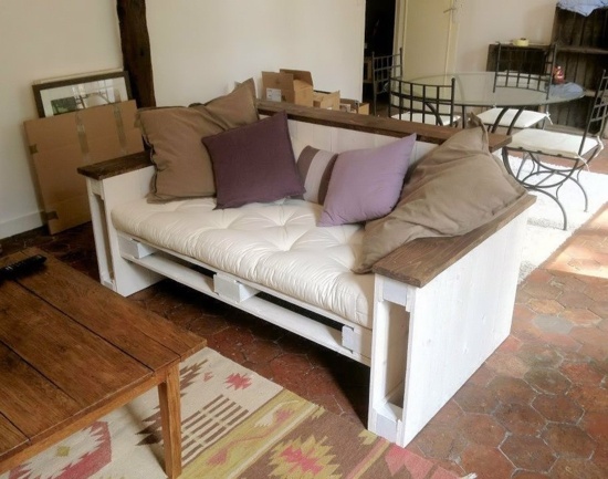 white sofa in pallets living room