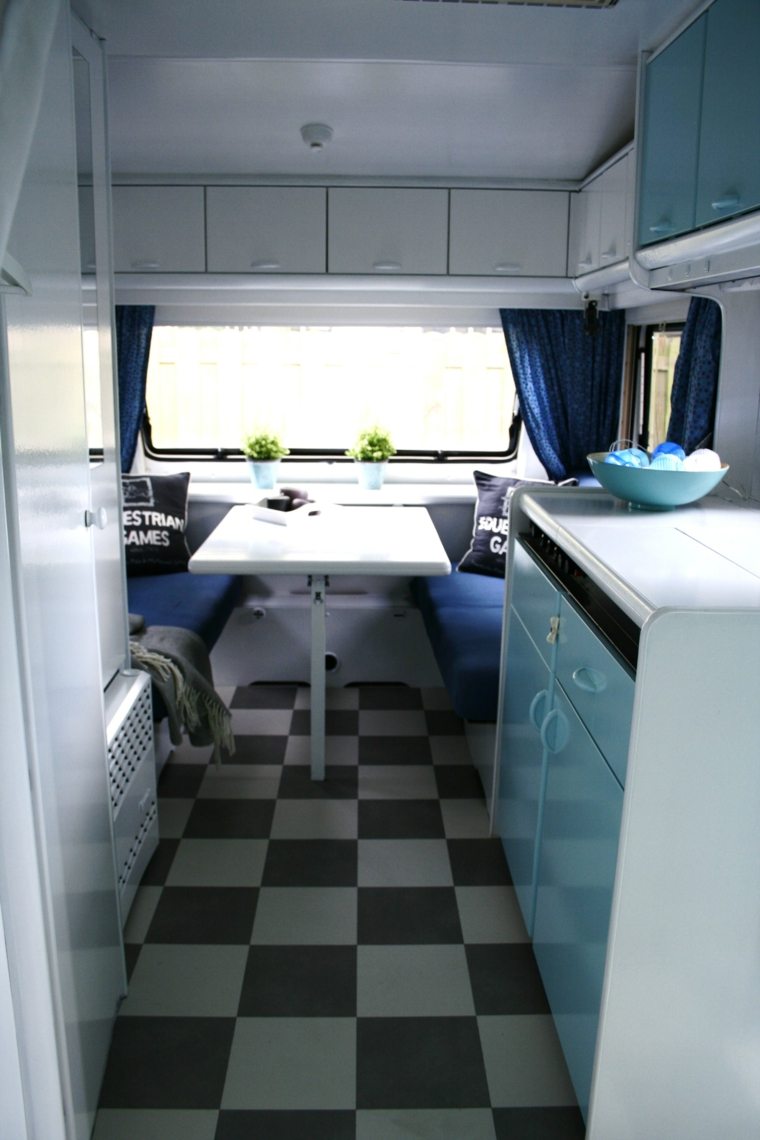 decoration caravan tiling idea black white