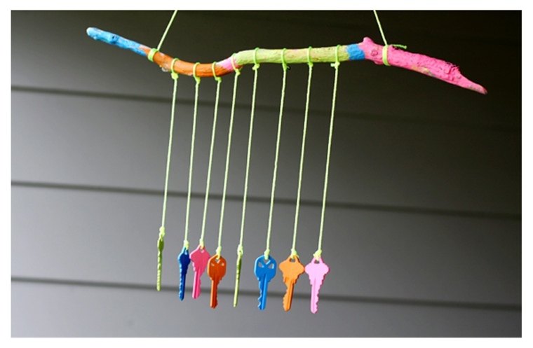 Clay wind chimes cles