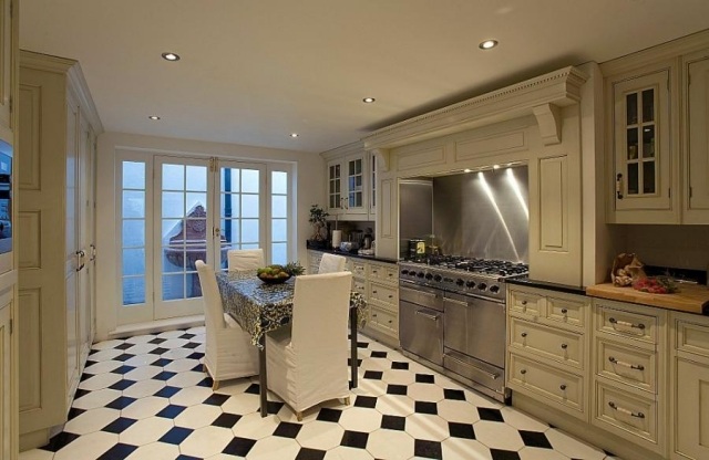 tiled kitchen-black-white-interior-classical