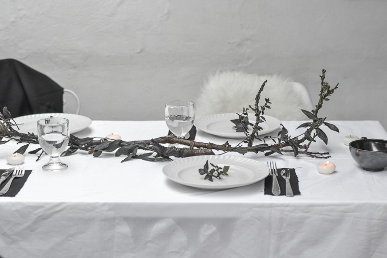 deco centerpiece idea twig halloween asal hitam dan putih