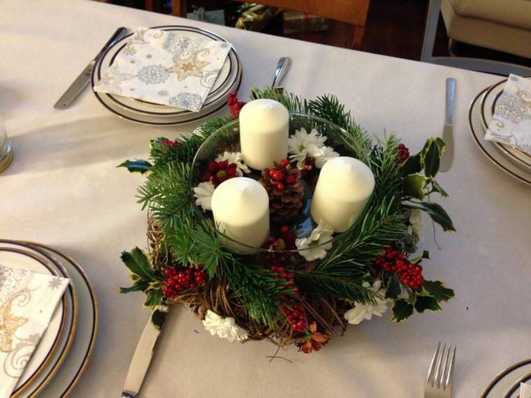 center Christmas table crown