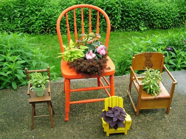 deco chairs flower pots