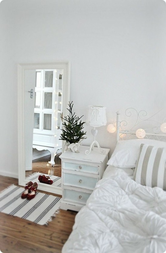 minimalist bedroom all in white