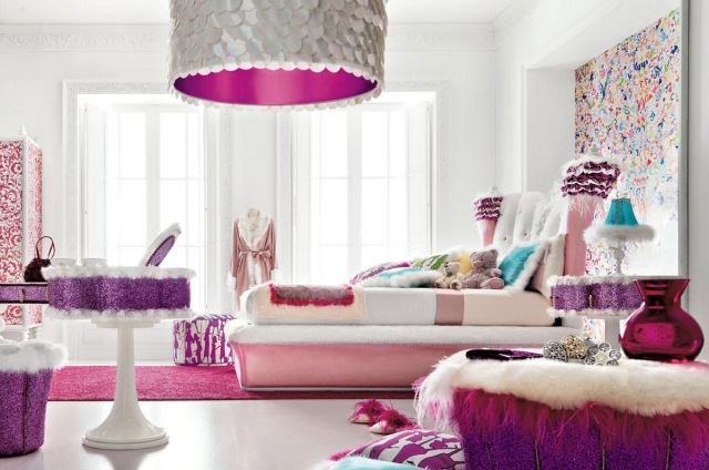 værelse-teen-pige-farve-pink-violet loftslampe