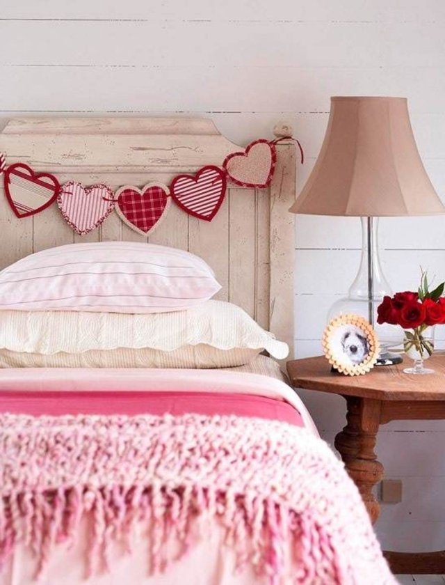 værelse-teen-pige-idé-original maskine bed-dekoration-Garland-hjerter