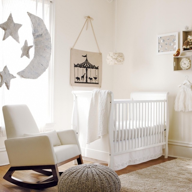 Baby-værelse blandet hvid-beige-neutral