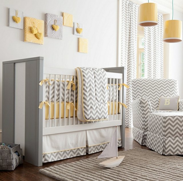 baby room mønster chevron grå hvid gul