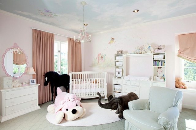 baby værelse loft malet sky blå pink