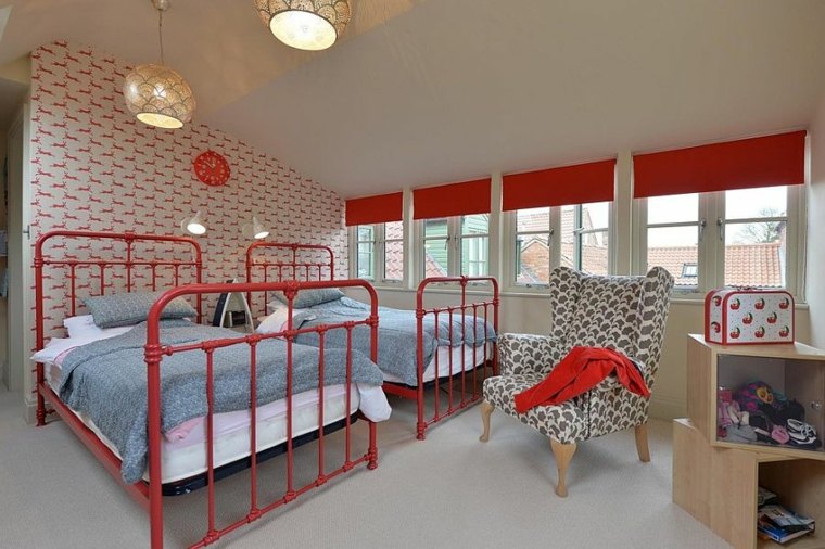 red child room decoration