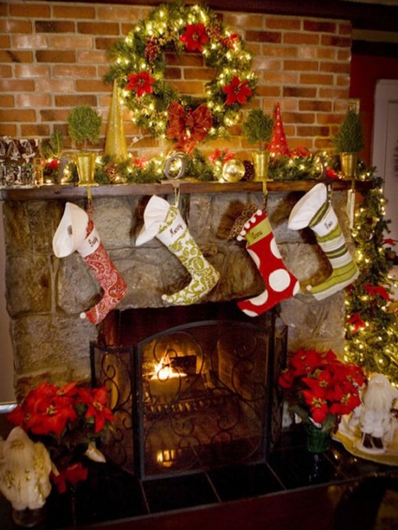 kaus kaki deco christmas fireplace