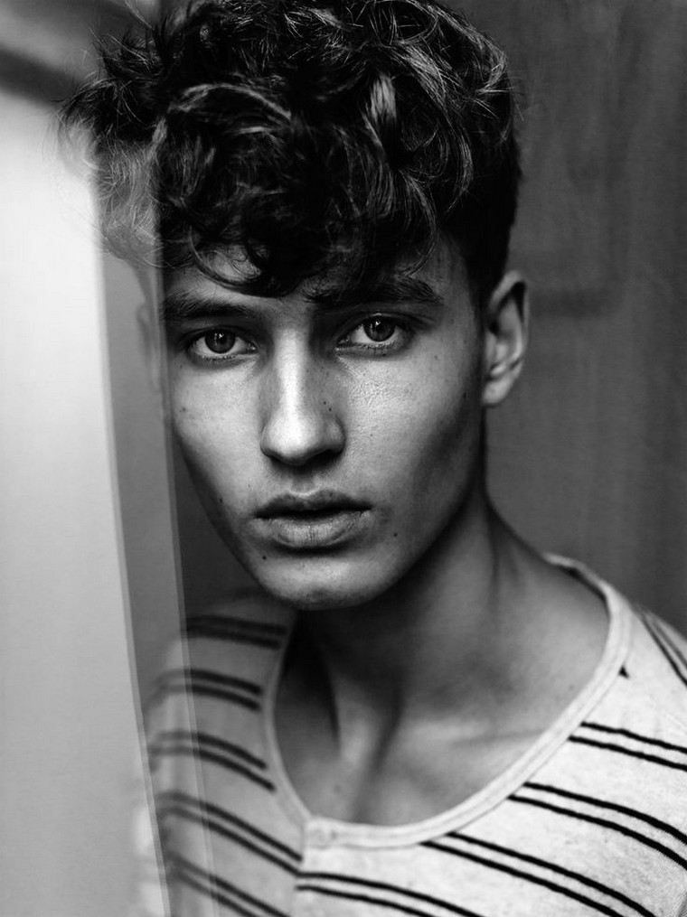 hair curls-man cut-fall-trend