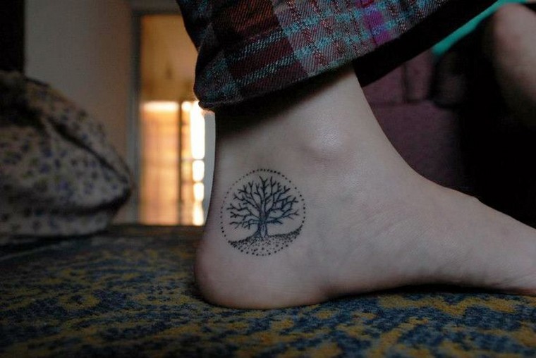 ankle-tattoo-shaft-small-tattoo-discreet