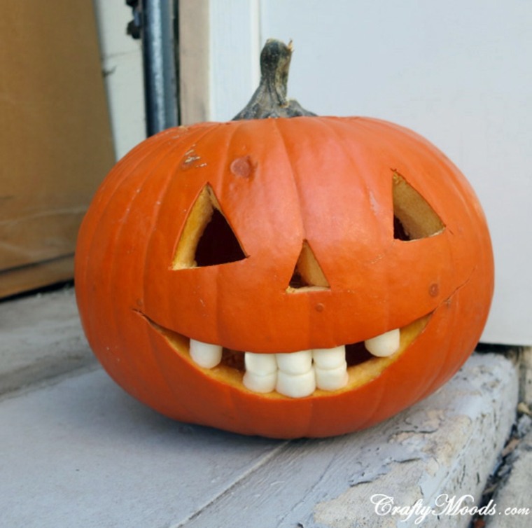 pumpkin orange smiling deco idea halloween