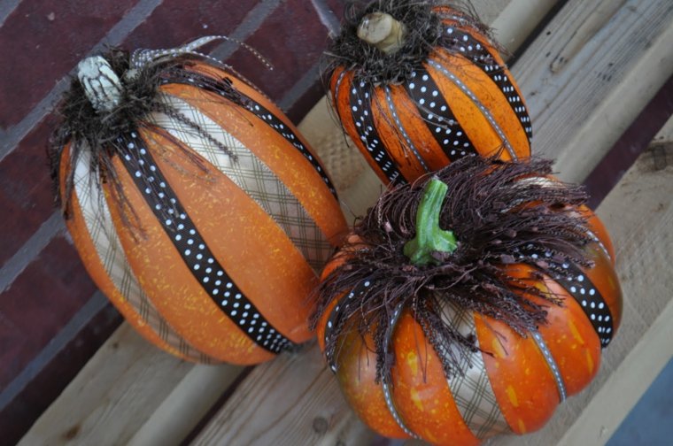 pumpkin halloween deco idea original ribbon simple