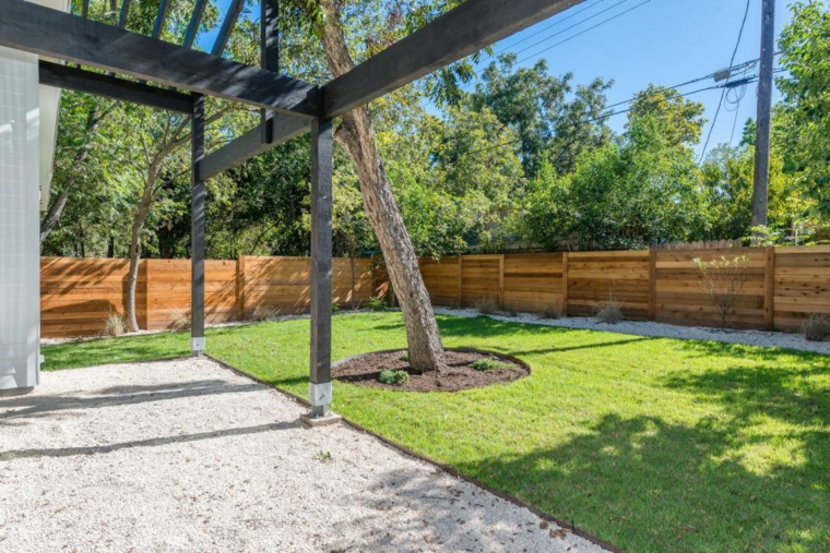 vertical fences garden wood planks