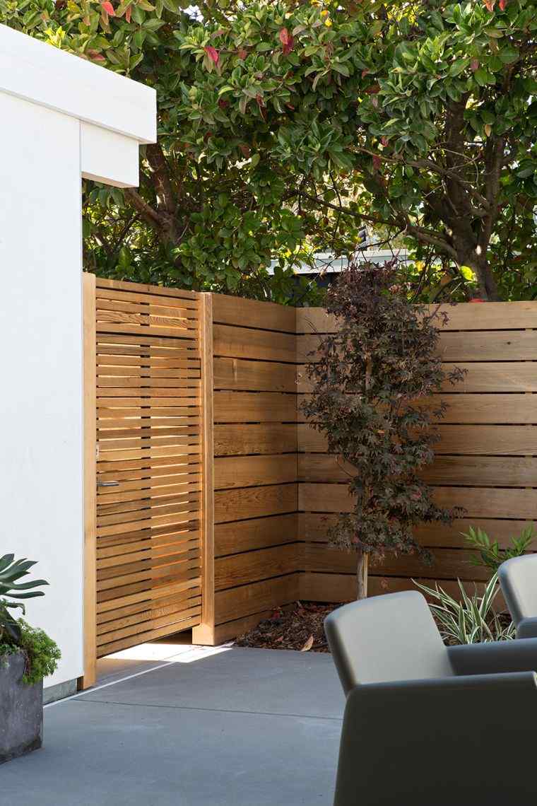 garden fence wooden gate-outdoor-deco-nature-ideas