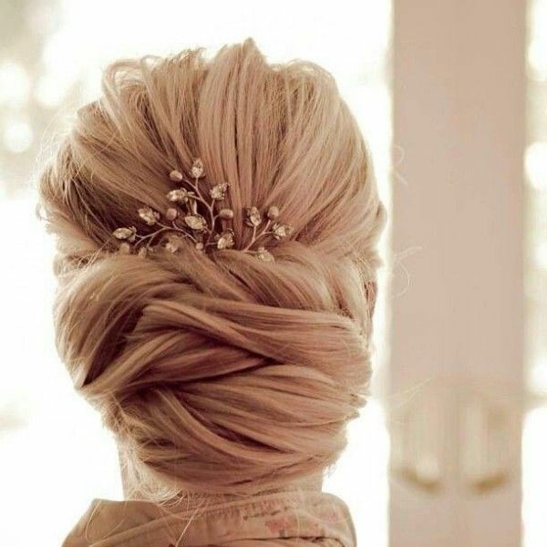 modern chignon hair style