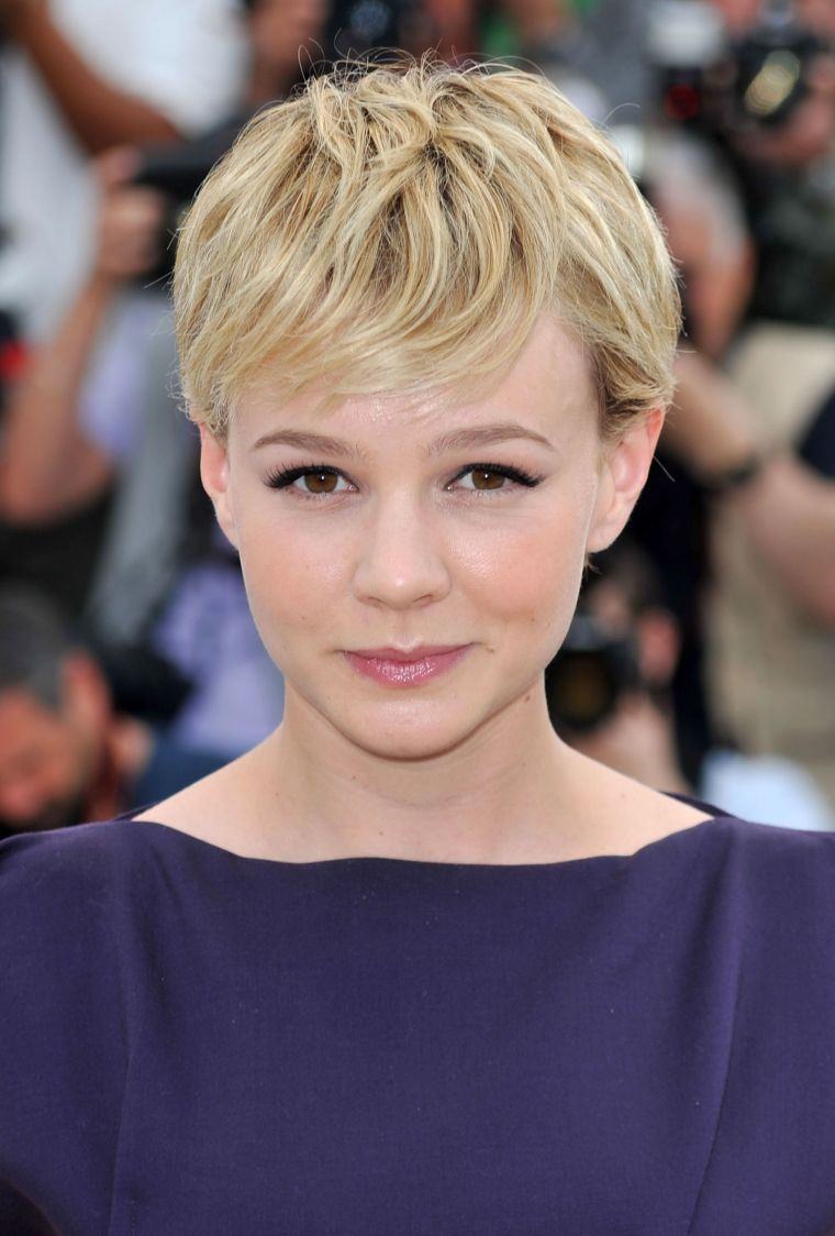 hair-woman-hair short pixie-blonde-breaker short