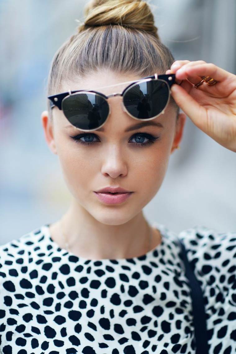 hairstyle woman bun top