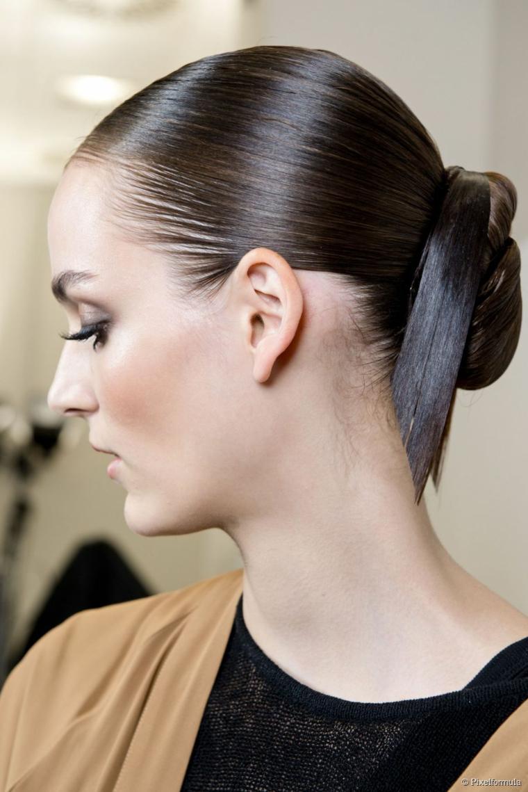 hairstyle woman idea bun