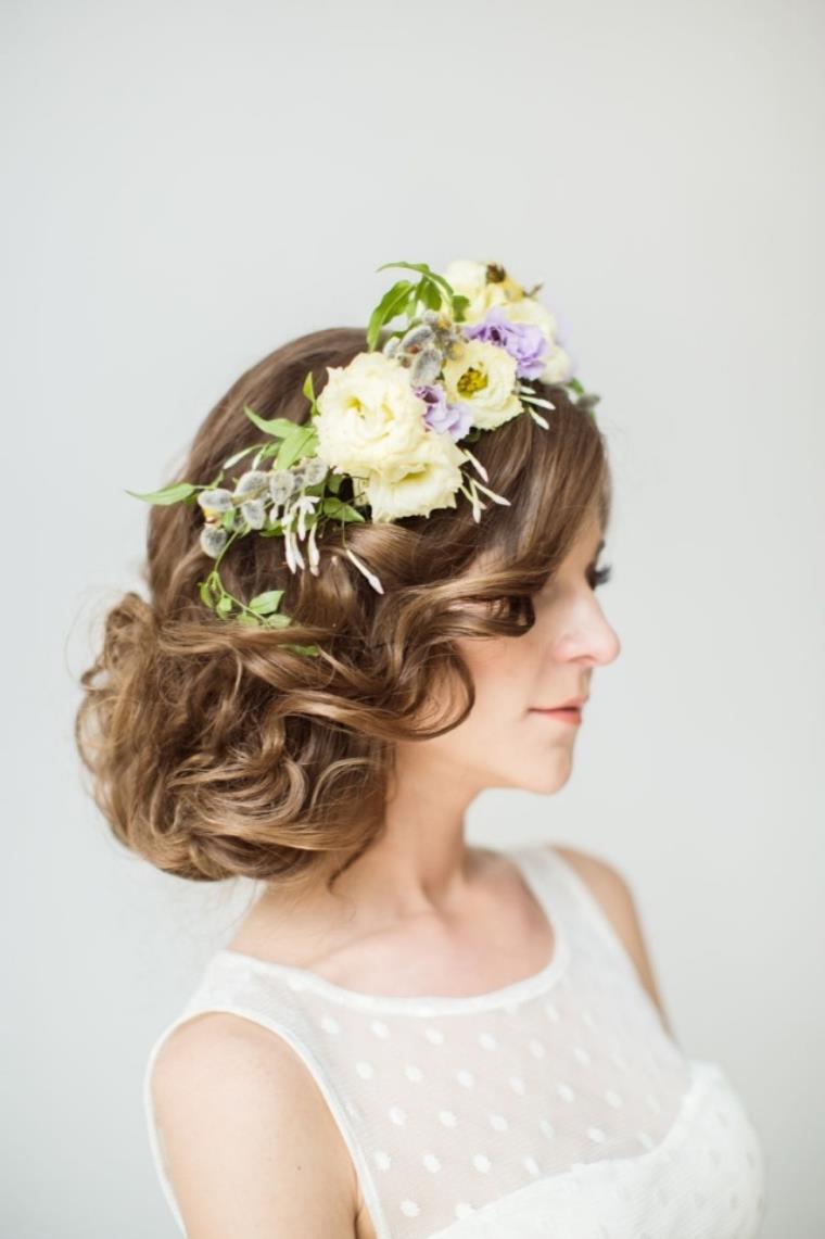 hairstyle wedding hair-long-bunny-side-curly-deco-floral