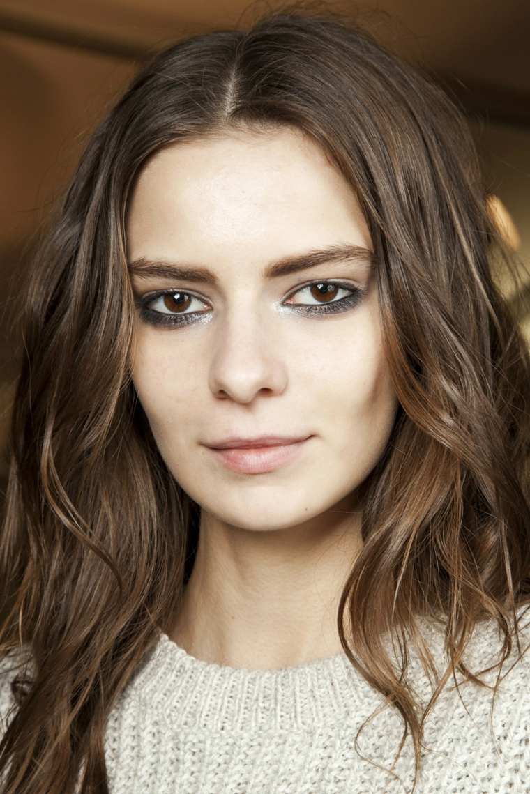 hairstyle trend woman hair curls