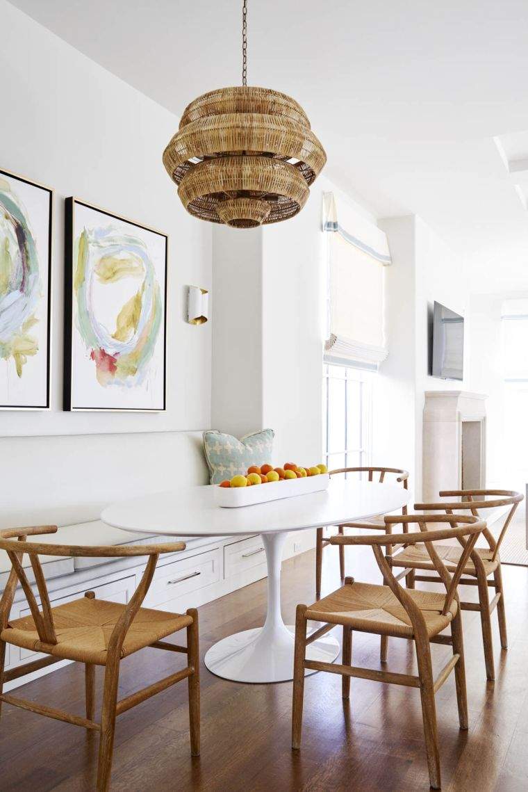 dining area dining-table-white-chairs-wood-amenagement