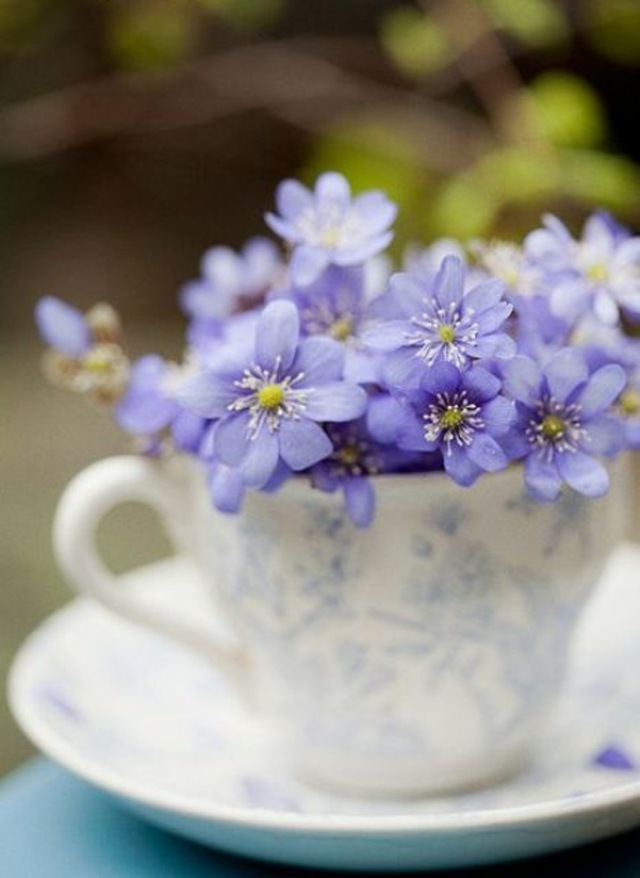 floral composition table cup