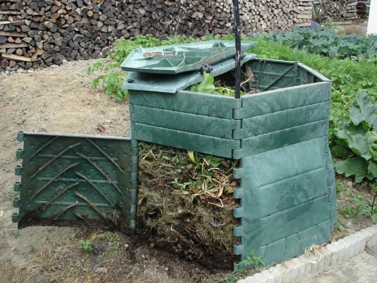 plastični composter vrt poceni