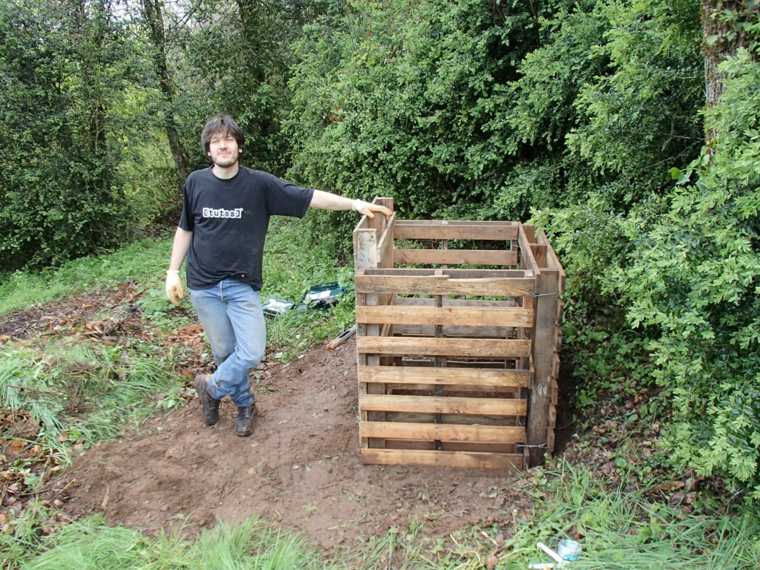 make a composter wooden pallets DIY