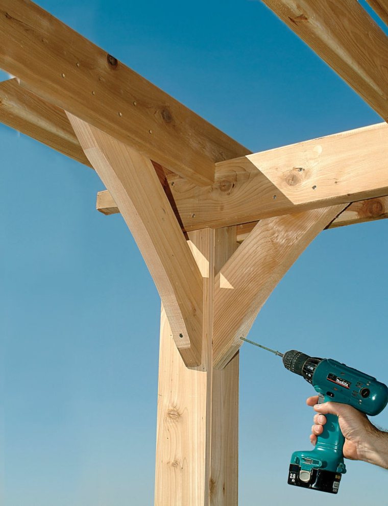 build-a pergola-wood-tutorial-photos-beams-wood-plan-making