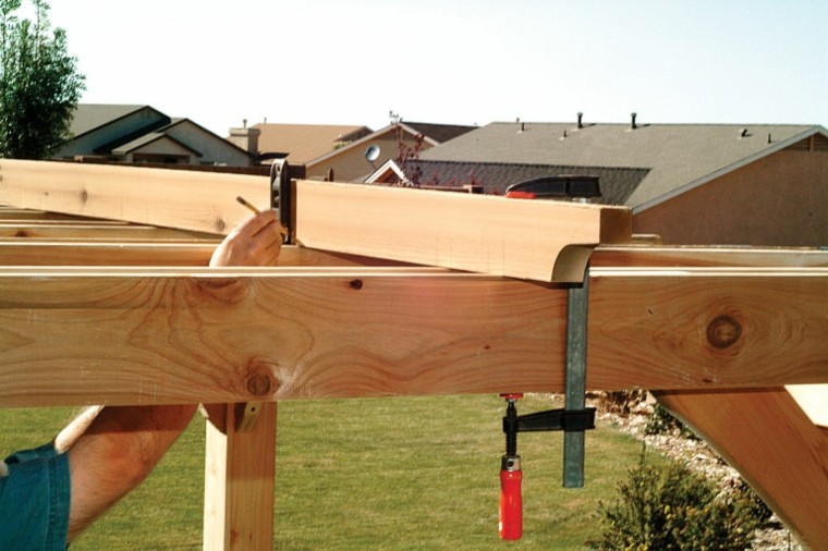 build-a pergola-garden-diy-decoration-wood-beams-tutorial