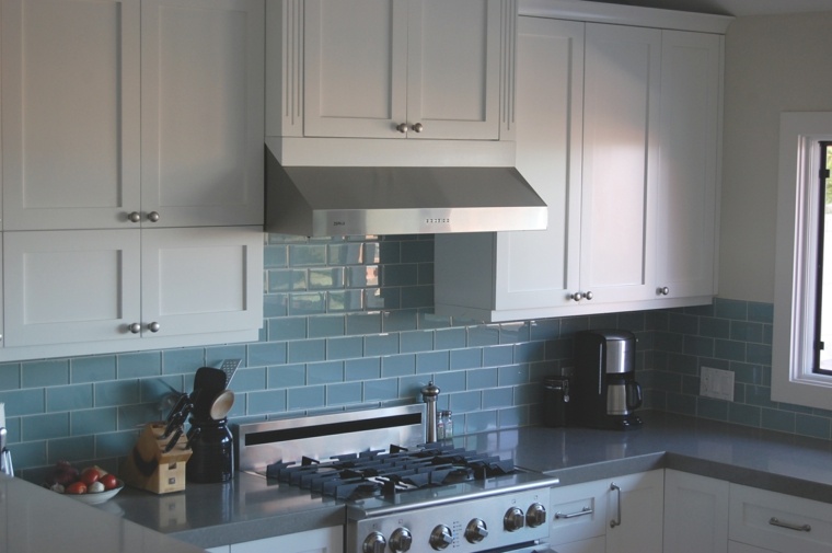 color blue kitchen splashback