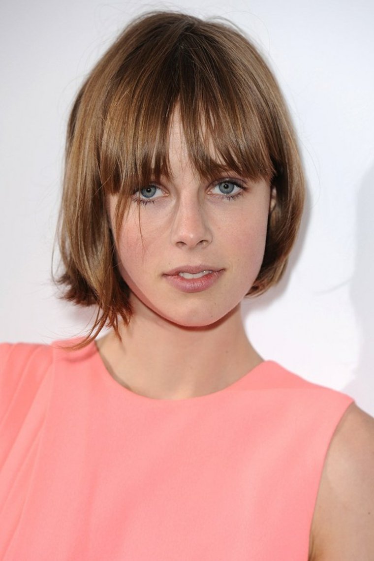 mid-length hair idea cut woman short