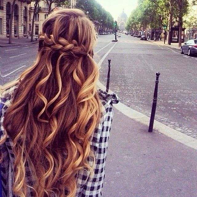 2015 trendy hairstyle woman in hippie style