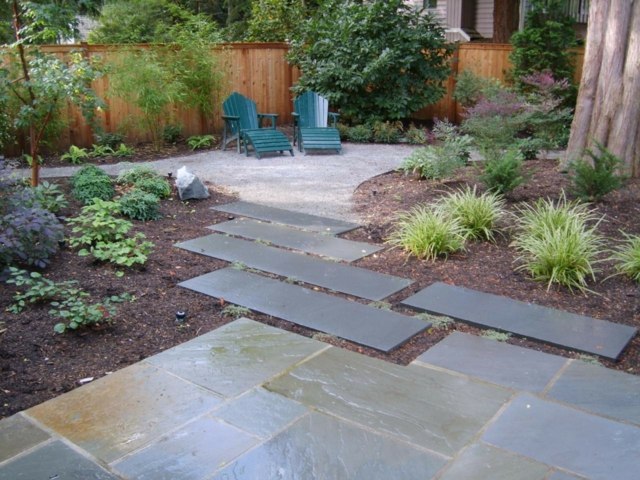 landscaped courtyard slate pavement