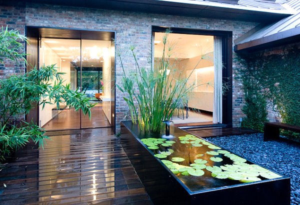 contemporary courtyard deco pond water