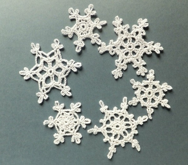 christmas decoration white knit flakes