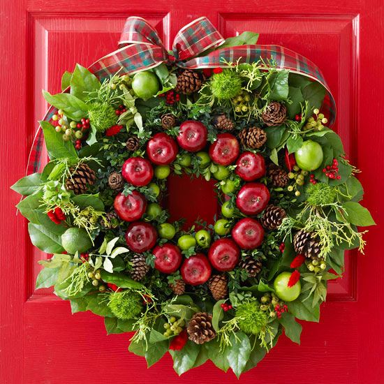 wreath natal daun merah riben hijau