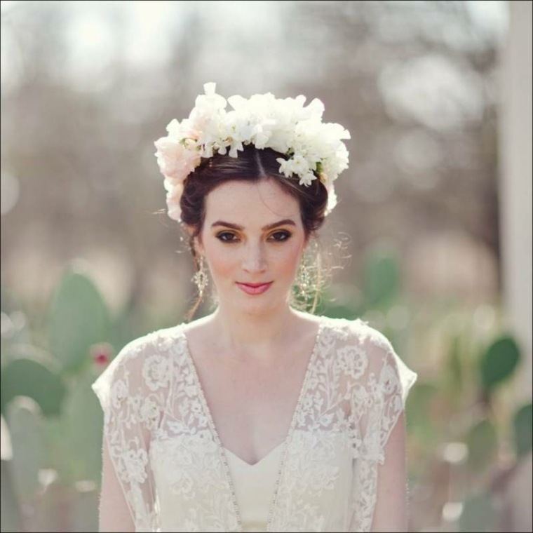 deco crown white flowers idea wedding vintage