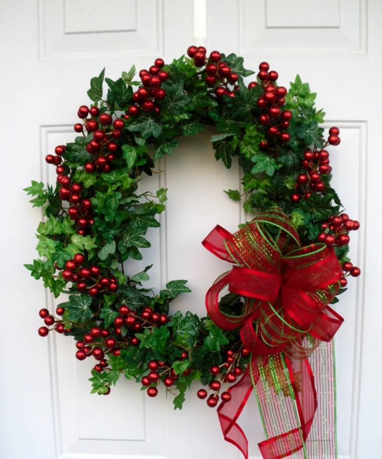 christmas wreath klasik hijau buah-buahan merah besar reben merah